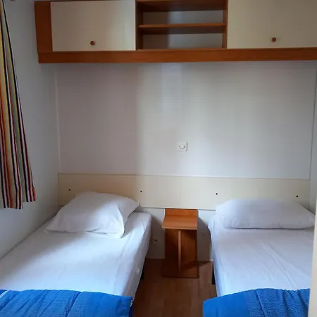 キャンプ場 Mobilhome Les Volets Bleus *