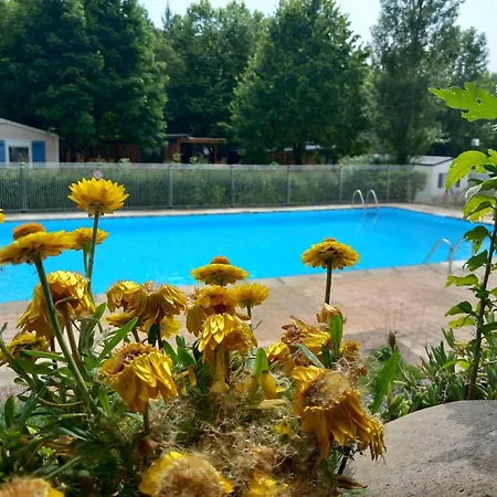 Mobilhome Les Volets Bleus * Vaudreuille