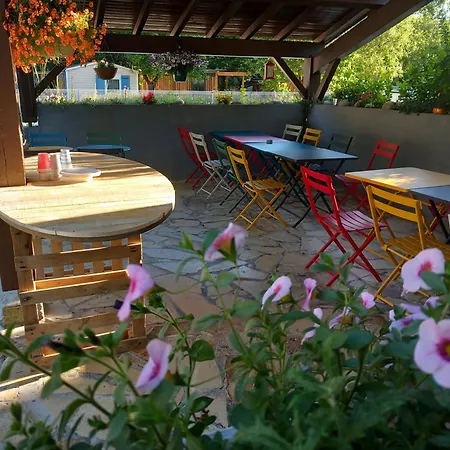 Camping Mobilhome Les Volets Bleus