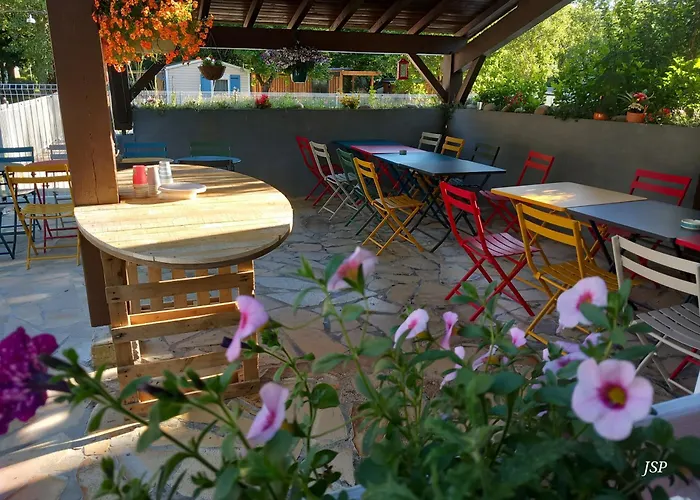 אתר קמפינג Mobilhome Les Volets Bleus