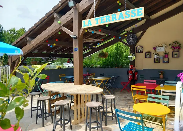 אתר קמפינג Mobilhome Les Volets Bleus Vaudreuille