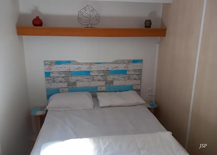 Mobilhome Les Volets Bleus אתר קמפינג Vaudreuille